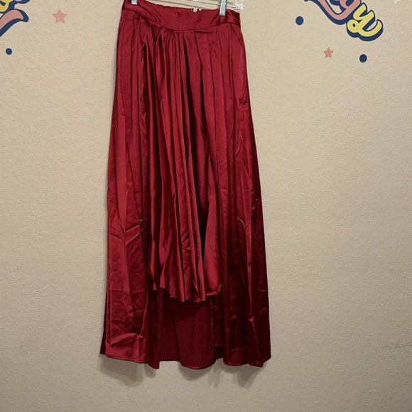 Making the Cut Women's Standard Drapy Hi-lo Maxi Skirt - Picture 5 of 7